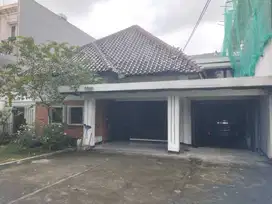 DISEWAKAN RUMAH 2LT DI JL. TANJUNG MENTENG LT.535m2 HADAP TIMUR