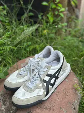 Onitsuka Tiger Ultimate 81 EX