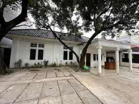 DISEWAKAN RUMAH DI JL. SYAMSURIZAL JAKSEL LT.614m2 ADA 5 KAMAR