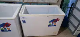 Masih bagus banget Chest freezer Aqua 202L