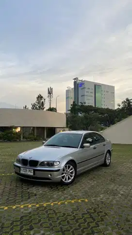 BMW 318i 2004 Bensin