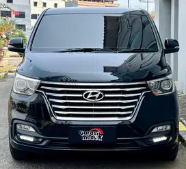 Hyundai H-1 H1 H 1 CRDI 2019 Antik Low KM Murah Bekas Hitam Ganjil Top