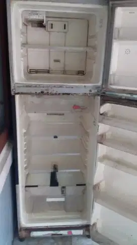 Kulkas merk lg 2 pintu
