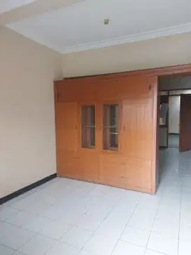 Disewakan Rumah 1,5 Lantai Luas 126m2, 4 Kamar Tidur, Antapani Bandung