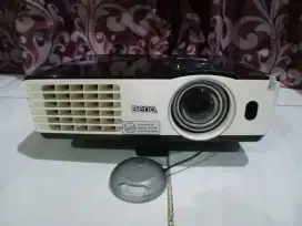 Proyektor BEN Q MX613ST