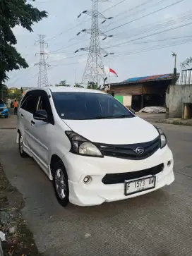 Daihatsu Xenia r 2012 at
