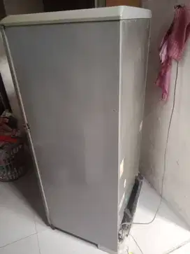 Kulkas sanyo 2 pintu