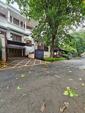 DUTA AREA PONDOK INDAH POOL RUMAH SIAP HUNI