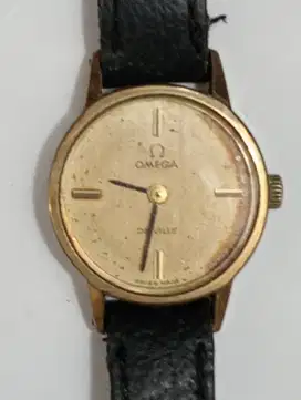 Di jual jam wanita classic omega buat koleksi