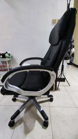 Kursi kantor informa bekas