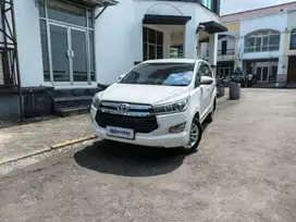 Like New - TOYOTA KIJANG INNOVA 2.0 V BENSIN M/T 2019 PUTIH