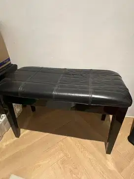Bangku Piano Sudah Ganti Kulit