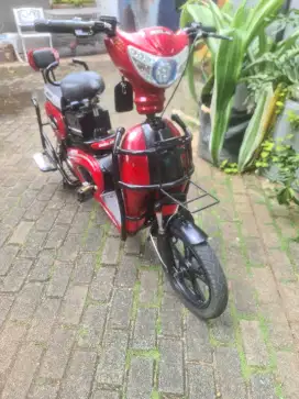 Sepeda Listrik Selis Murai Siap Pakai di Condet
