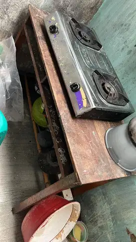Meja, kursi panjang dan lebar