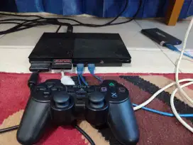 Disewakan PS2 dan stick, ada 200 game pilihan