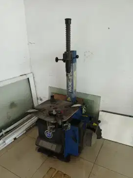 Alat mesin pembuka pasang ban mobil tyre changer