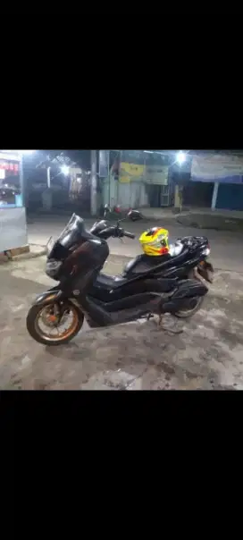 DI JUAL MOTOR KELUARGA YAMAHA NMAX 2022 MESIN TERAWAT