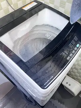 Mesin cuci Top Loading Electrolux