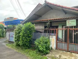 Dijual Rumah 2 Lantai dengan Lahan Luas – Lokasi Strategis DKI Jakarta
