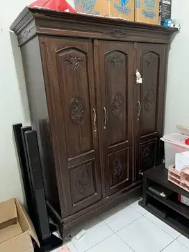 Lemari Kayu Jati