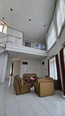 Disewakan rumah furnish di cipaganti Bandung siap huni