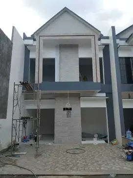 Rumah Siap Huni Lokasi strategis dekat Tol Bambu apus