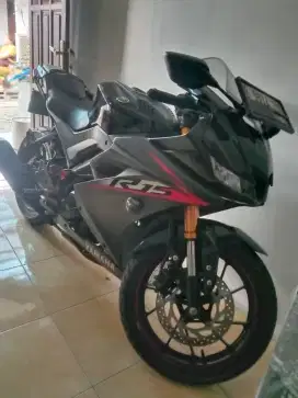 yamaha R15 v3 warna hitam mulus