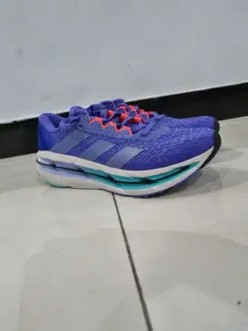 Sepatu lari Adidas Adistar BYD Supertrainer