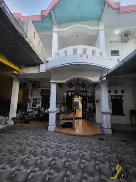 Dijual Rumah 2 Lantai dan Gudang  Lokasi Jebres,Solo luas 597m2