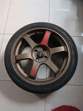 Velg TE37 R17 Satu Set Ban