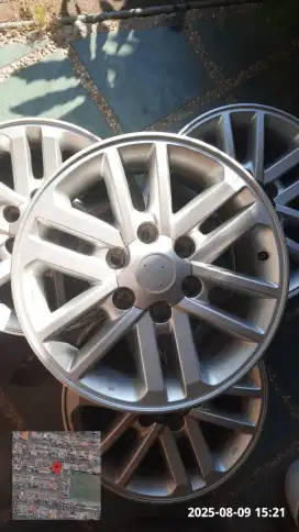 Velg copotan Fortuner VNT R17 4 buah