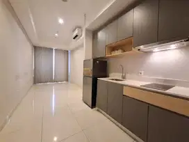 Unit Bersih & Rapi Sewa 3BR Taman Anggrek Residence Furnish Strategis