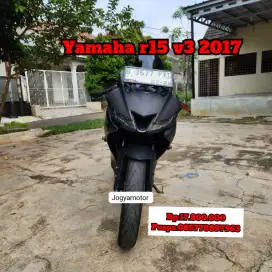 Yamaha r15 v3 tahun 2017
