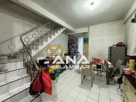 ANA RUMAH 3.5LT LUAS 5X20M LOKASI BAGUS DI JELAMBAR