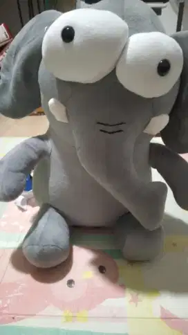 Boneka masih keadaan baru
