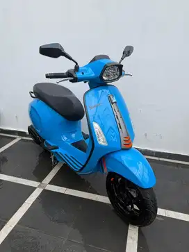 Vespa Sprint S 2025 (km 400 perak like new)