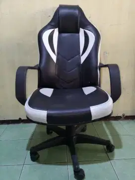 Bangku/kursi gaming