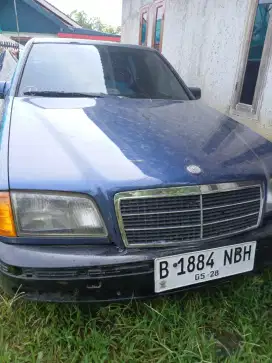 Dijual mobil mercy C 180