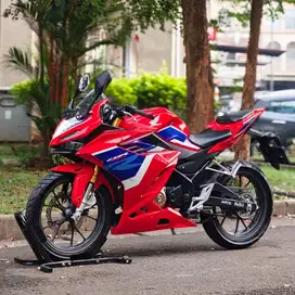 HONDA CBR150R TRICOLOR 2023 KM 1K PAJAK ON MULUS