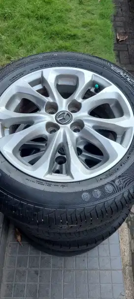 VELG+BAN R15 OEM MAZDA