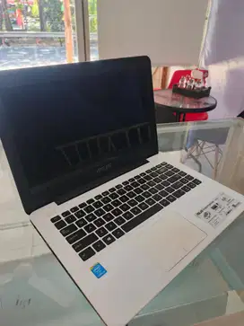 Laptop Asus murah meriah cocok u/anak sekolah, kantoran dan design