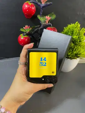 SAMSUNG Z FLIP 6 RAM 8/512GB ORIGINAL SEIN NORMAL 

TAMPILAN MEWAH SAM