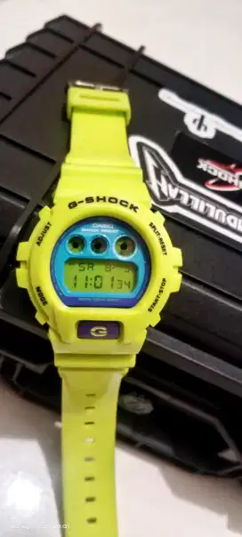 Casio G shock Dw 6900 Rcs