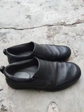Dijual Sepatu Formil Kulit Asli Hush Puppies #41 Euro (#42 reg cocok)