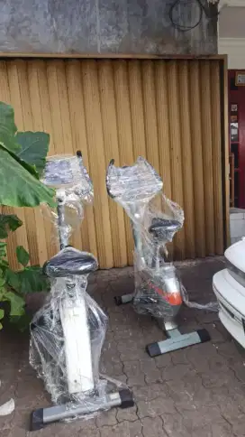 Dijuak Sepeda Statis 1. BH fitness I-PIXEL U Bike
2. SHAGA PYXIS 0116B