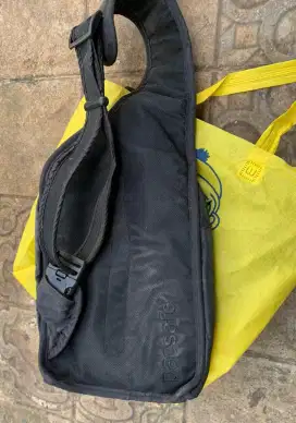 Tas bag Pacsafe Original