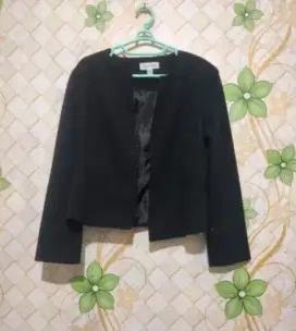 Blazer hitam Cardinal fame