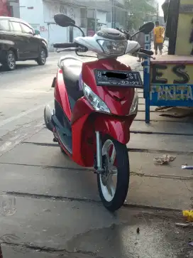 Motor mio j 2012 merah