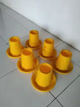 Tempat makan ayam ukuran 1 kilo
