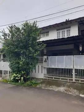 Rumah Bagus di Bintaro Sektor 2 Dekat Stasiun Pondok Ranji BP Tangsel